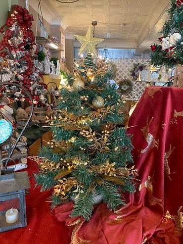 Gold Glory Christmas Tree