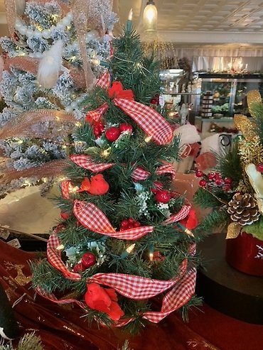 Cute Country Cardinal Tree