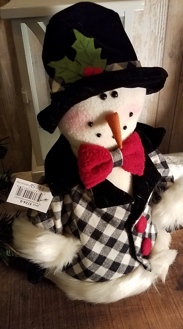 Bow tie and derby snowman