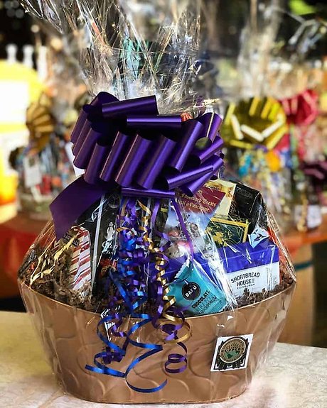 Grande Gourmet Snack Basket